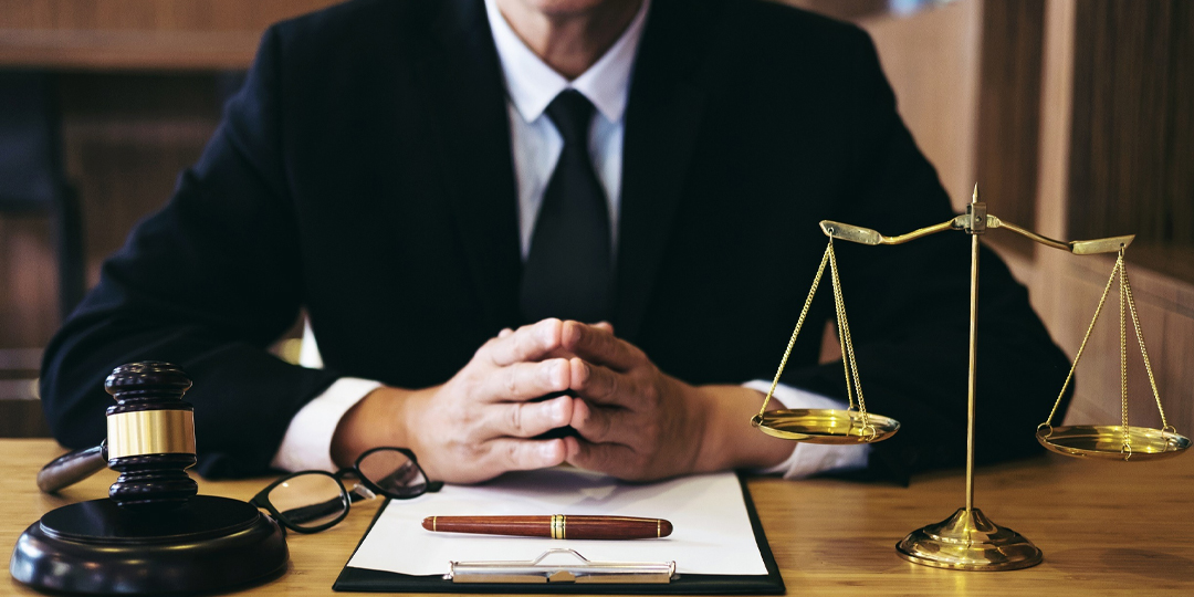 حق داشتن وکیل و مشاوره حقوقی؛ نقش وکلا در حمایت از شهروندان 9 حق داشتن وکیل و مشاوره حقوقی؛ نقش وکلا در حمایت از شهروندان